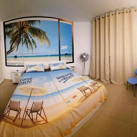 Blue Bay Paradise - Beach Front Apartment With Sea View プラヤ・パライソ エクステリア 写真