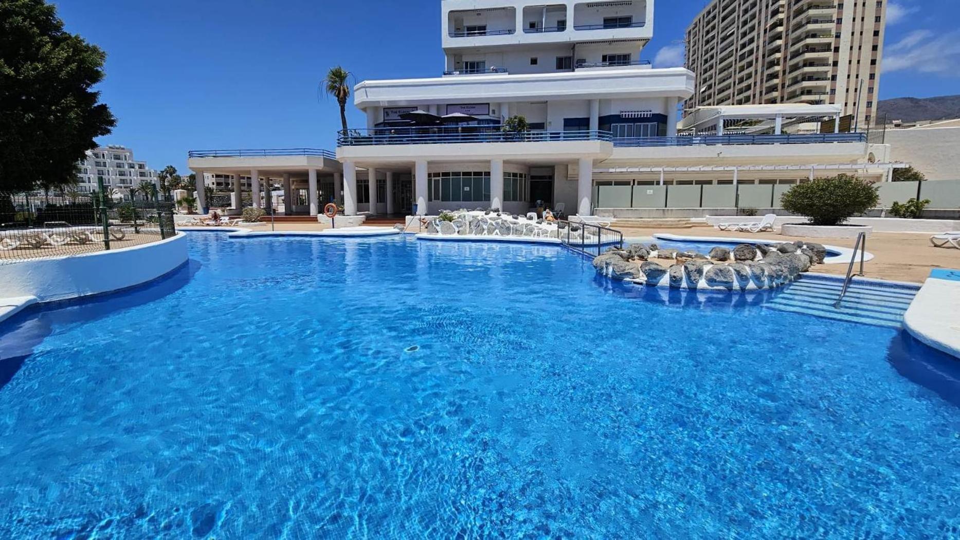 Blue Bay Paradise - Beach Front Apartment With Sea View プラヤ・パライソ エクステリア 写真