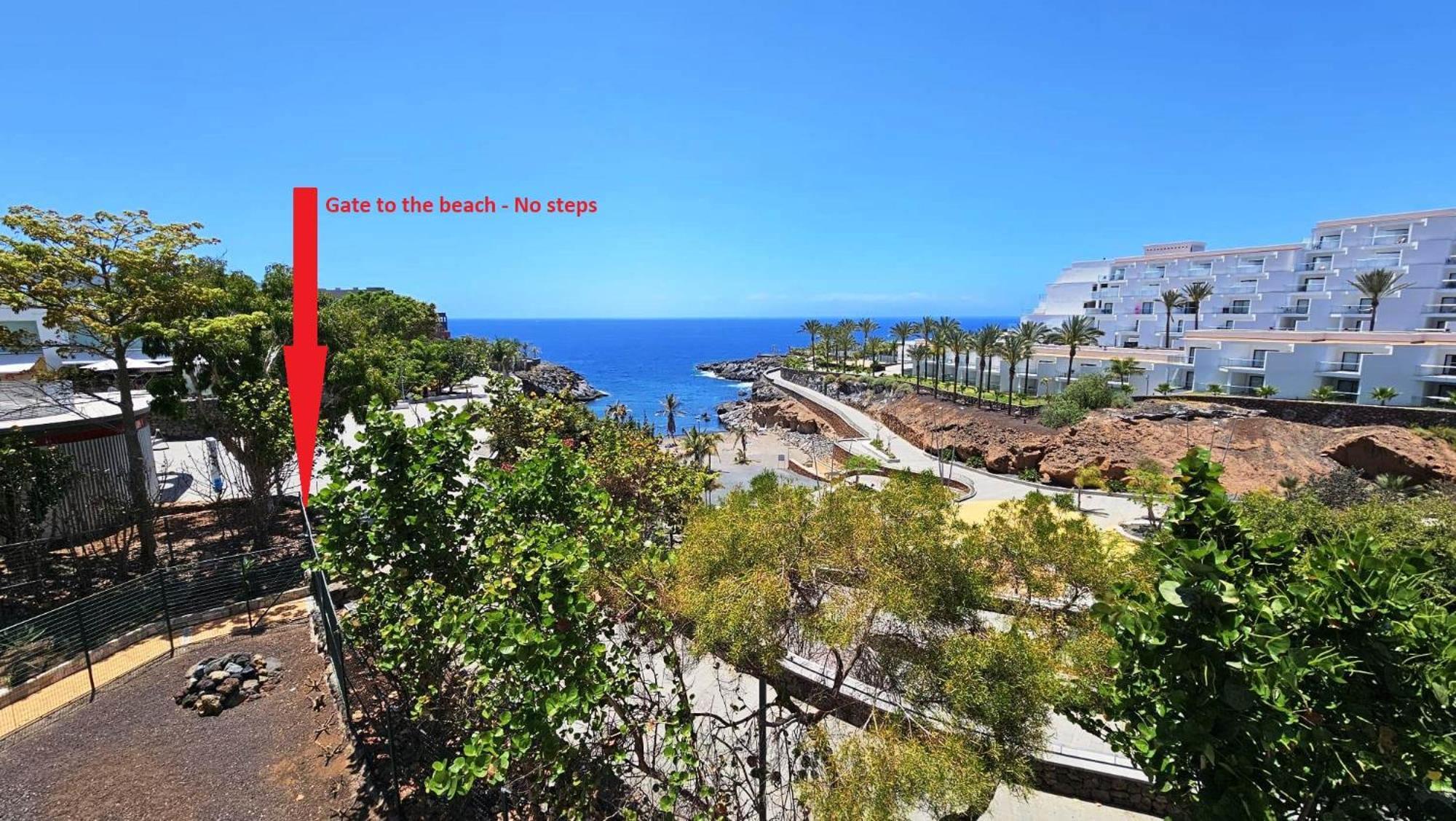 Blue Bay Paradise - Beach Front Apartment With Sea View プラヤ・パライソ エクステリア 写真