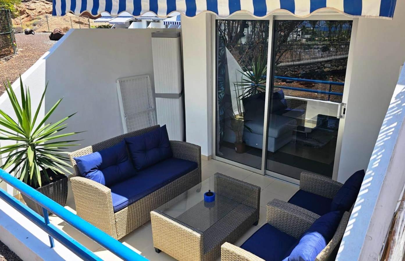 Blue Bay Paradise - Beach Front Apartment With Sea View プラヤ・パライソ エクステリア 写真