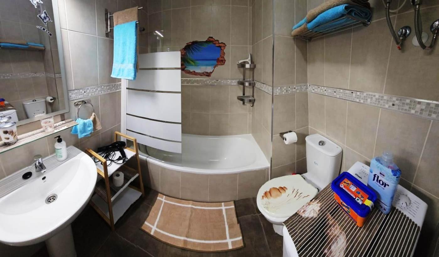 Blue Bay Paradise - Beach Front Apartment With Sea View プラヤ・パライソ エクステリア 写真
