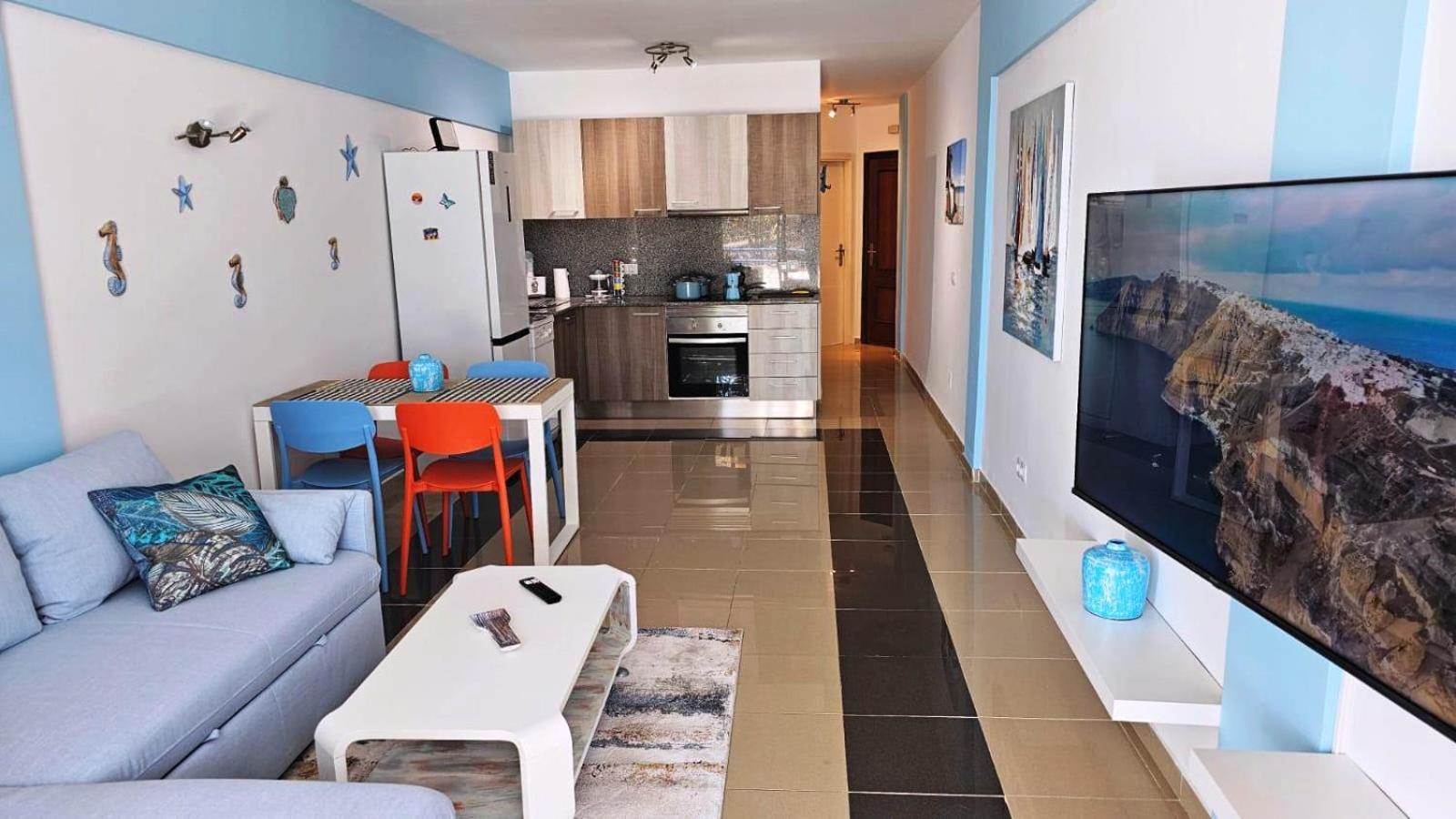 Blue Bay Paradise - Beach Front Apartment With Sea View プラヤ・パライソ エクステリア 写真